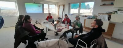Grundlagen der Tiermassage für Pferdebesitzer – Kurs für Mandanten der Pferderechtsanwältin Nina Ollinger